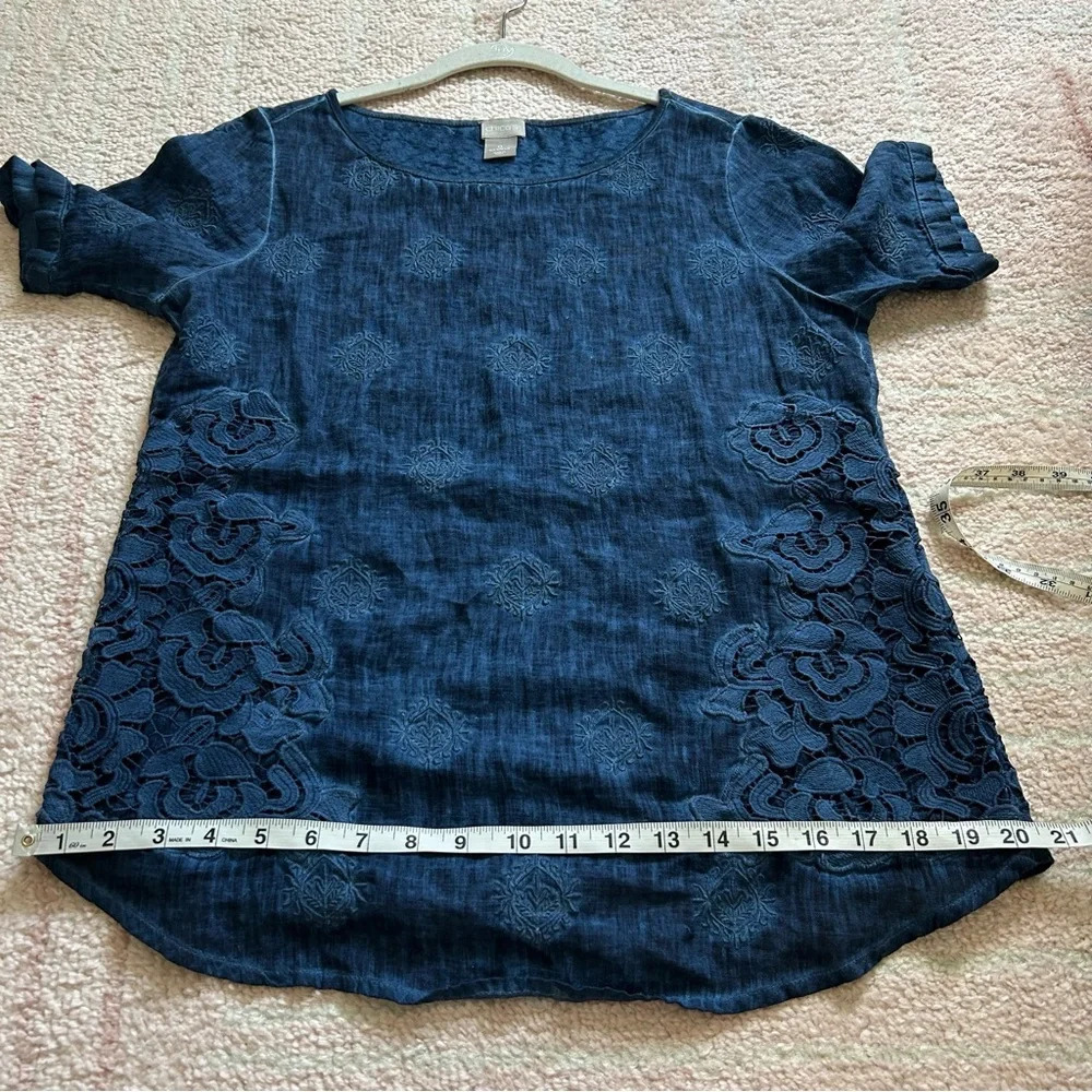 Chicos Linen Blend Blue Space Dye Tee Embroidered Lace Appliqué Size 4/6 Coastal - Picture 10 of 13